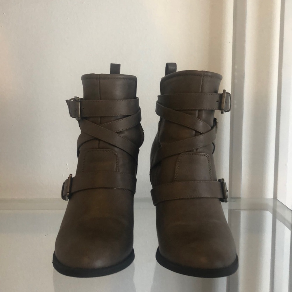 Taupe ankle leather boots